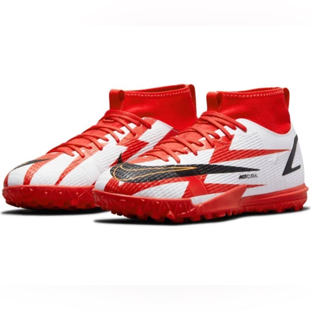 Nike Jr. Mercurial Superfly 8 Academy CR7
TF Little/Big Kids' Turf Soccer Shoes